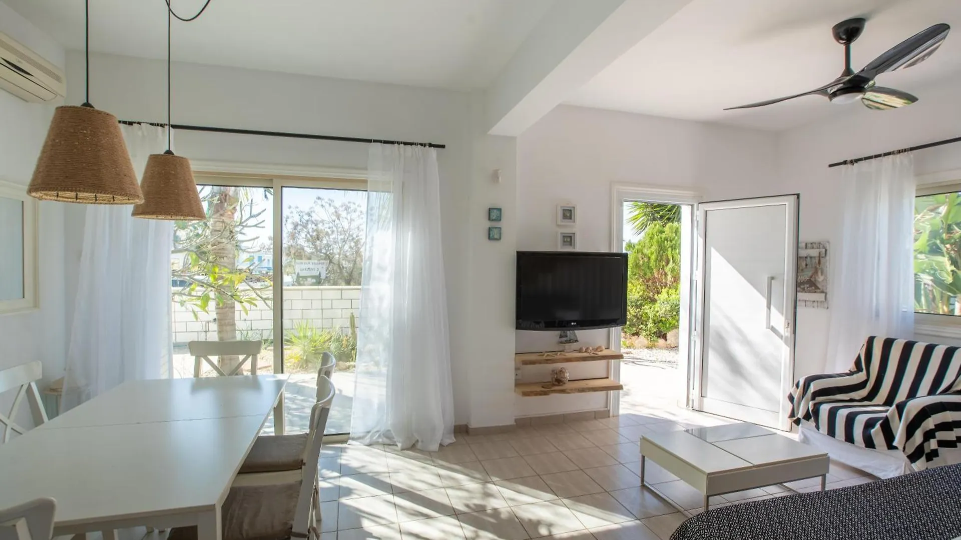 Phaedrus Living: Luxury Villa Oceania Ayia Napa